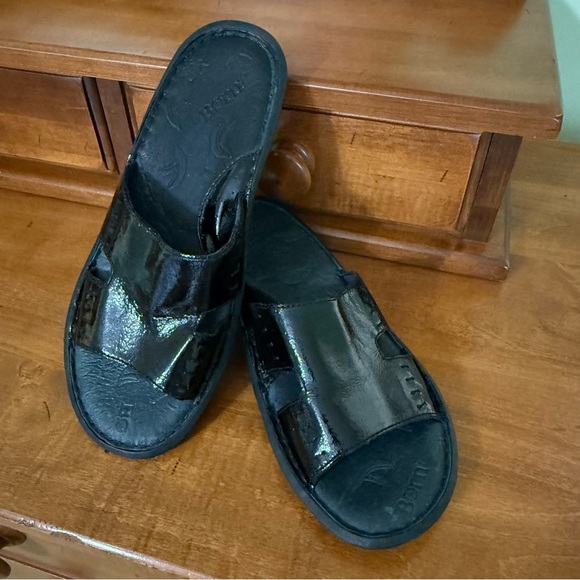 Born Black patent leather Slide Sandals - Picture 1 of 9